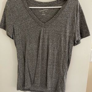 grey short sleeve top